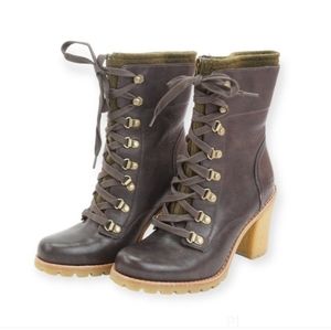 UGG Fabrice Lug Sole Heeled Ankle Boot